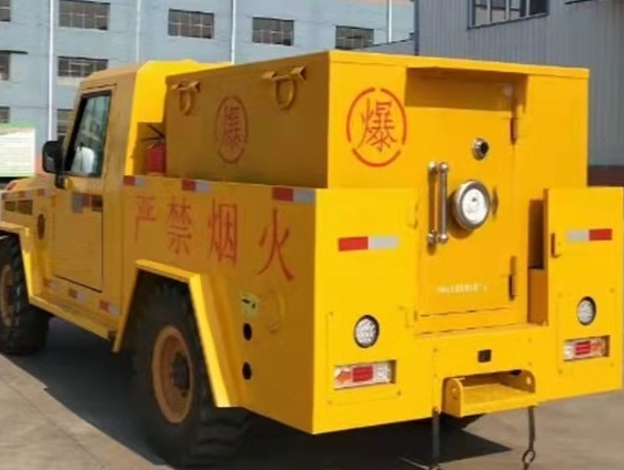 鼓楼凯龙爆破器材运输车：保障爆破任务的安全运行